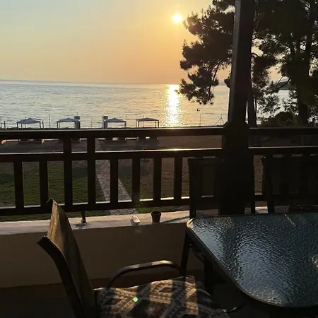 King Filippos - Royal Beachfront - Sithonia Chalkidiki * Nikiti (Sithonia)