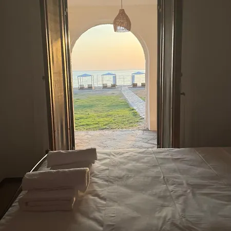 King Filippos - Royal Beachfront Villa Sithonia